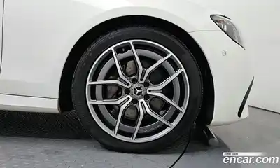 Mercedes-Benz E-Class 2021 1.9 Автомат в Москве № 161941, миниатюра 3