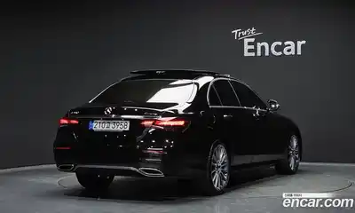 Mercedes-Benz E-Class 2022 2.0 Автомат в Москве № 161985, миниатюра 2