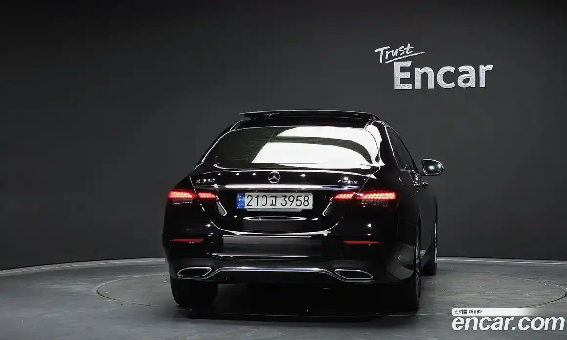 Mercedes-Benz E-Class 2022 2.0 Автомат в Москве № 161985, фото 9