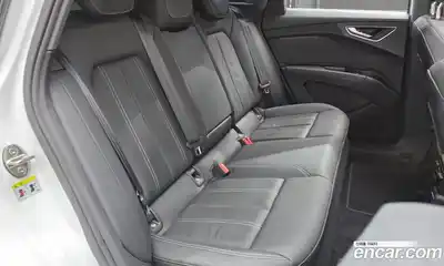 Audi Q4 e-tron 2023 0.2 Автомат в Москве № 162866, миниатюра 12