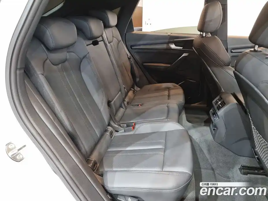 Audi Q5 2023 2.0 Автомат в Москве № 163972, фото 11