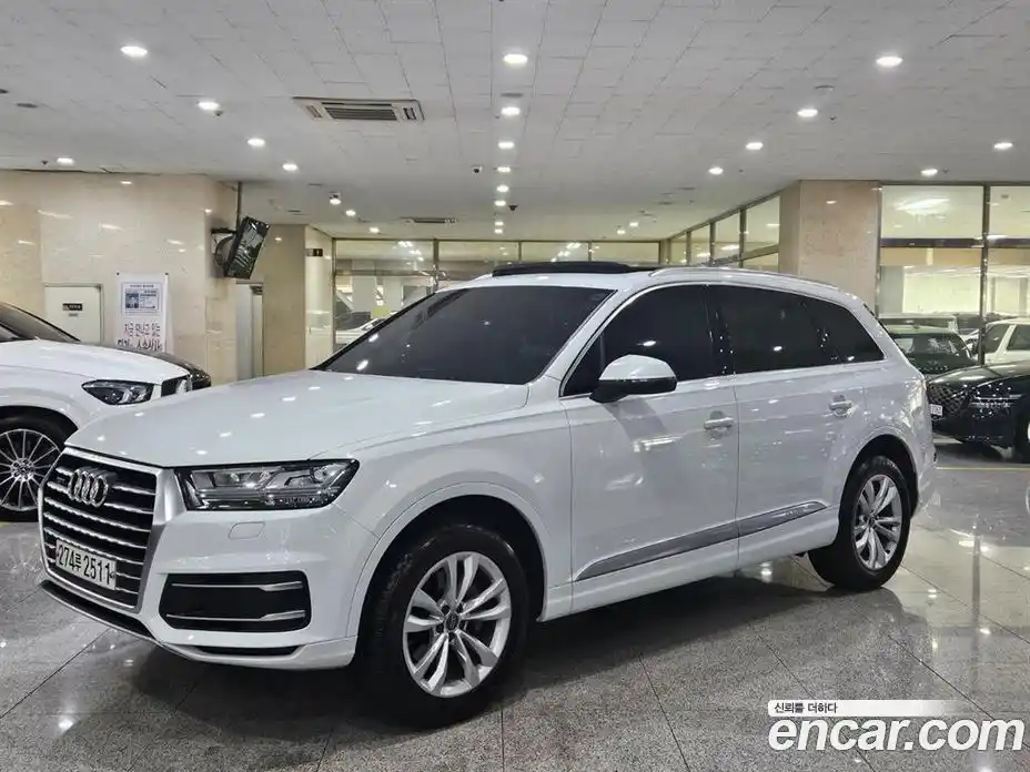 Audi Q7 2019 2.0 Автомат в Москве № 164109, фото 1
