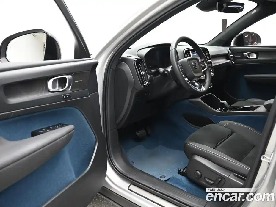 Volvo C40 2024 0.2 Автомат в Москве № 164266, фото 11