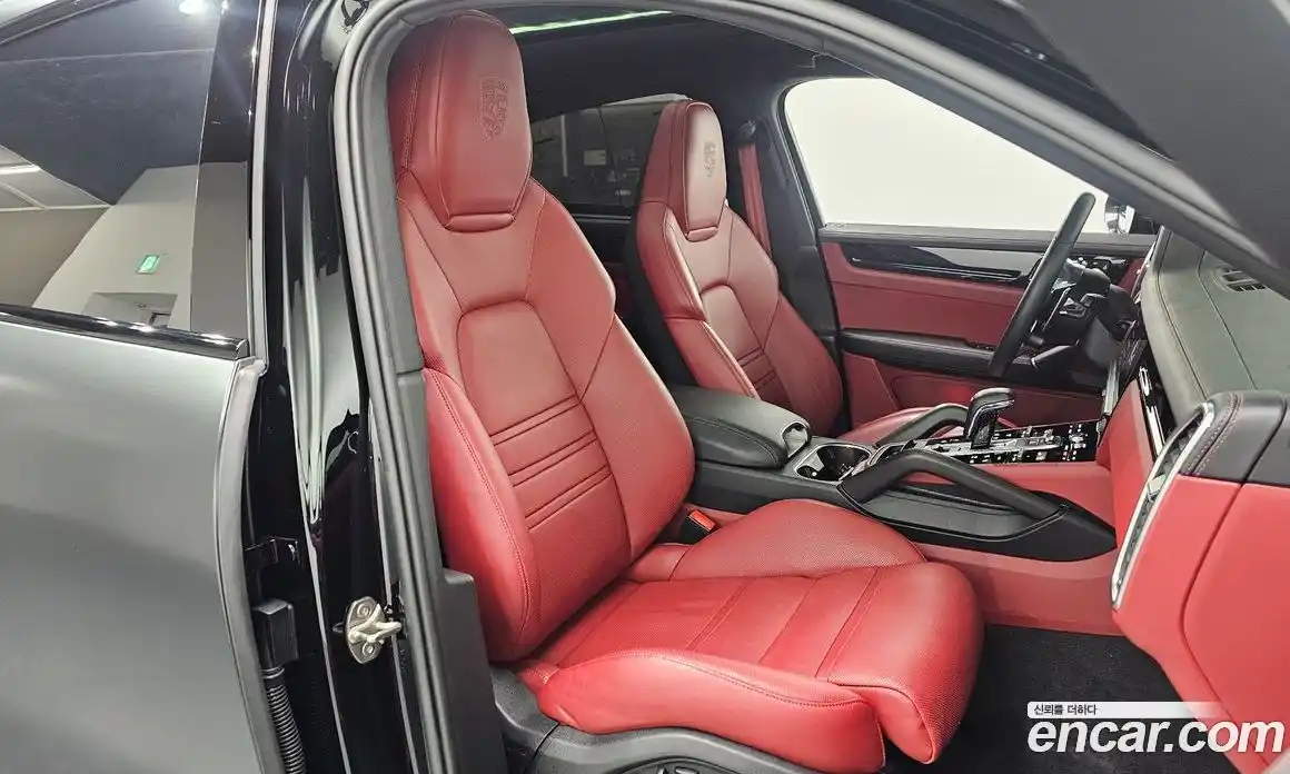 Porsche Cayenne 2023 3.0 Автомат в Москве № 165039, фото 3