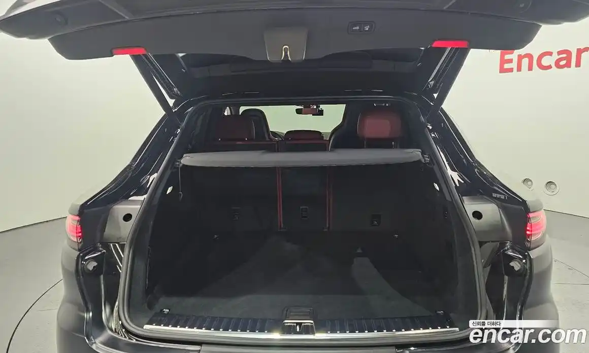 Porsche Cayenne 2023 3.0 Автомат в Москве № 165039, фото 4