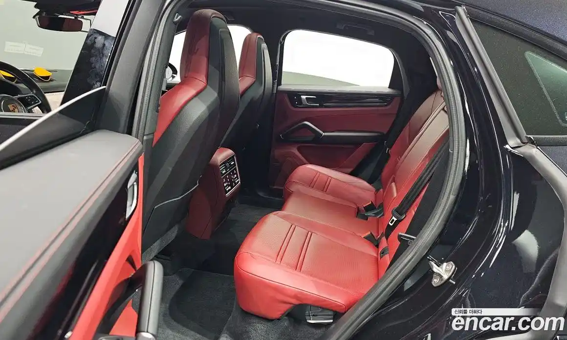 Porsche Cayenne 2021 3.0 Автомат в Москве № 165222, фото 16