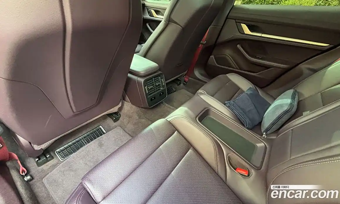 Porsche Taycan 2023 0.1 Автомат в Москве № 165777, фото 14