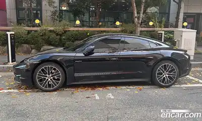 Porsche Taycan 2023 0.1 Автомат в Москве № 165777, миниатюра 2