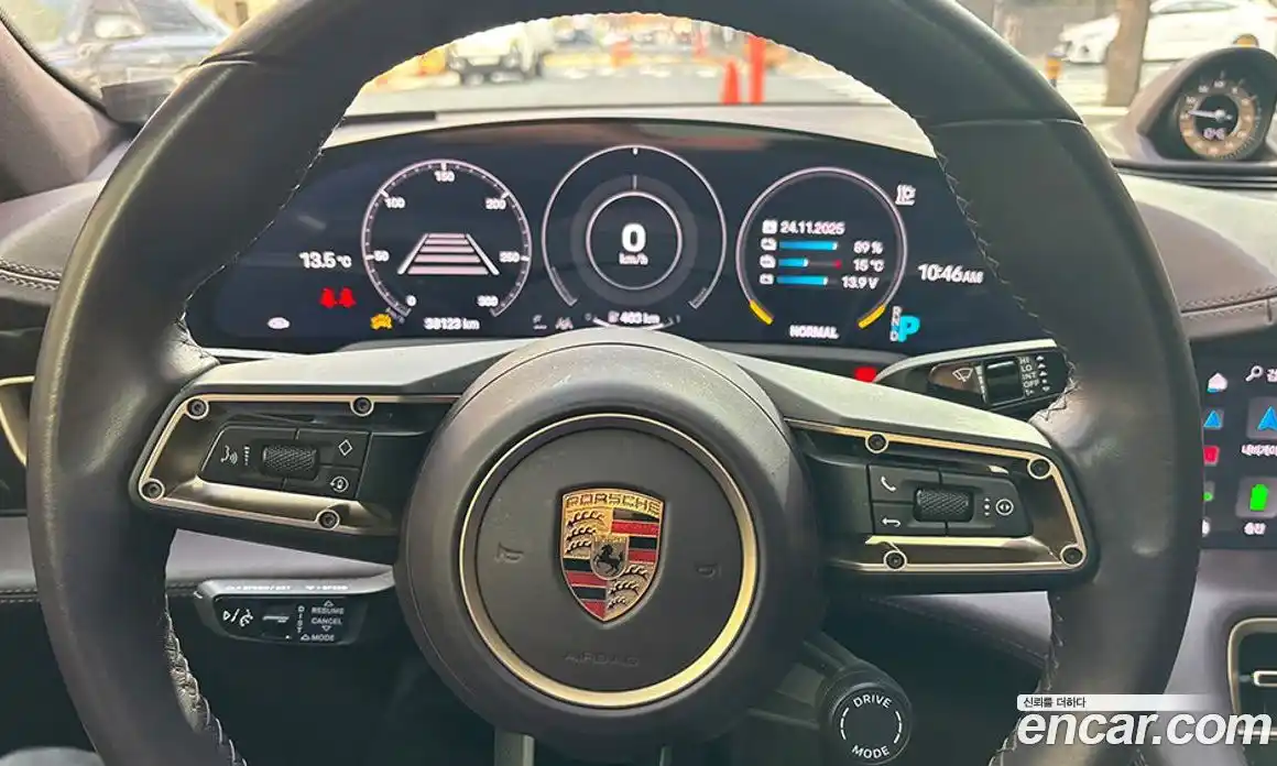 Porsche Taycan 2023 0.1 Автомат в Москве № 165777, фото 5