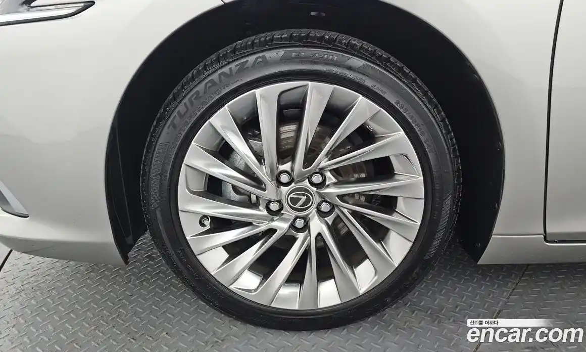 Lexus ES 2025 2.5 Автомат в Москве № 168019, фото 4