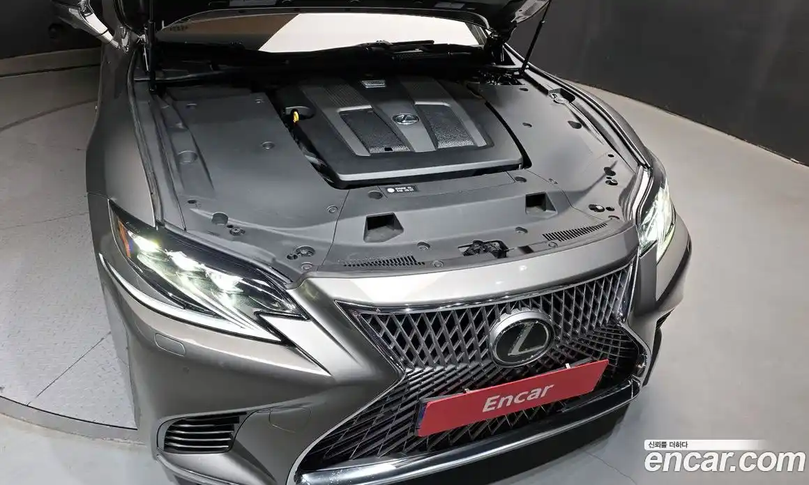 Lexus LS 2018 3.4 Автомат в Москве № 168157, фото 14