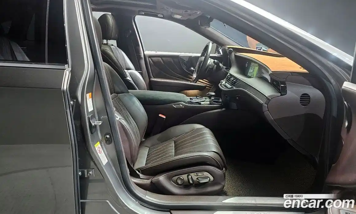 Lexus LS 2018 3.4 Автомат в Москве № 168157, фото 16