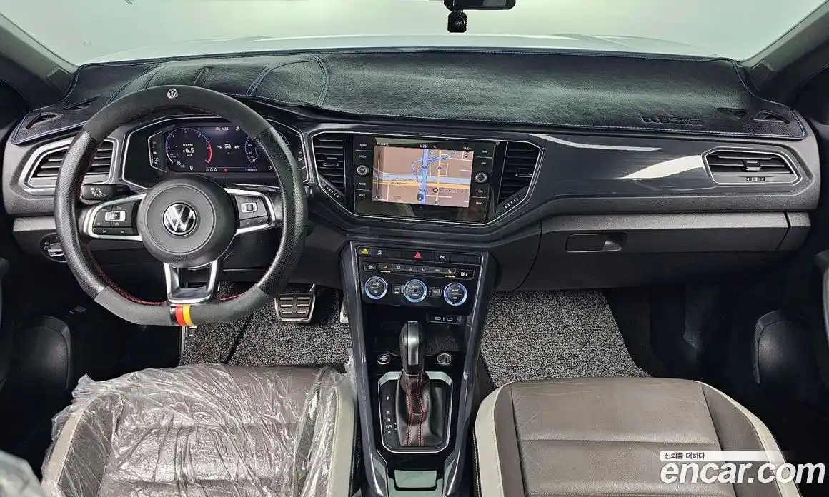 Volkswagen T-Roc 2021 2.0 Автомат в Москве № 169009, фото 1