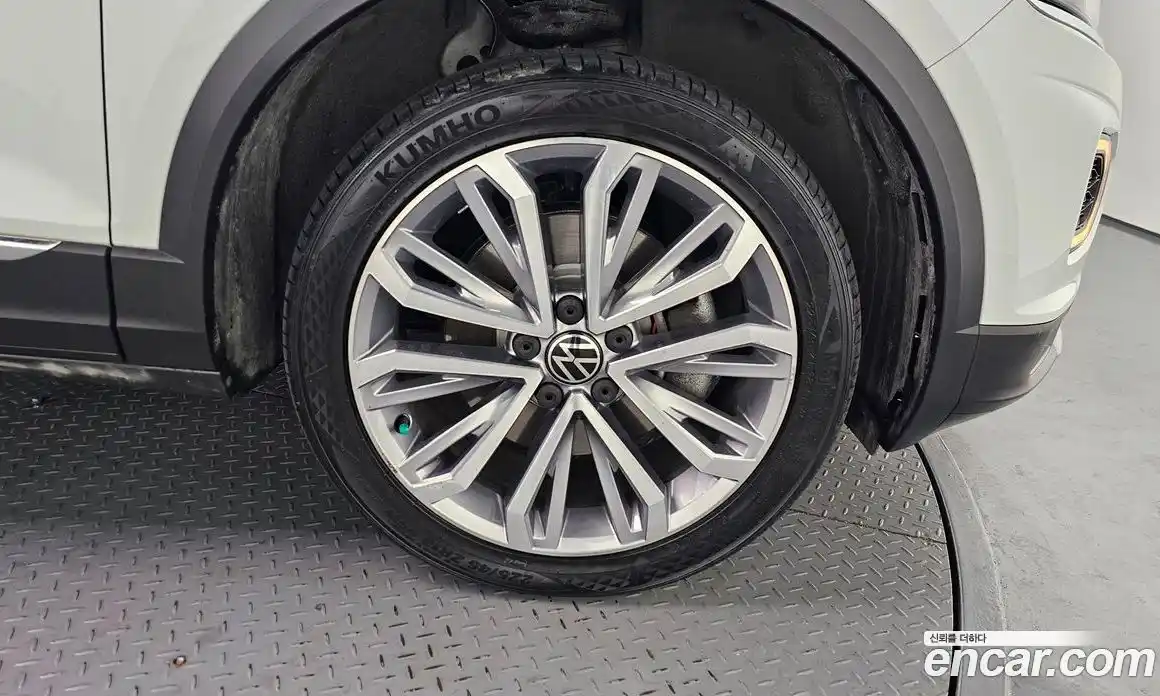 Volkswagen T-Roc 2021 2.0 Автомат в Москве № 169009, фото 11