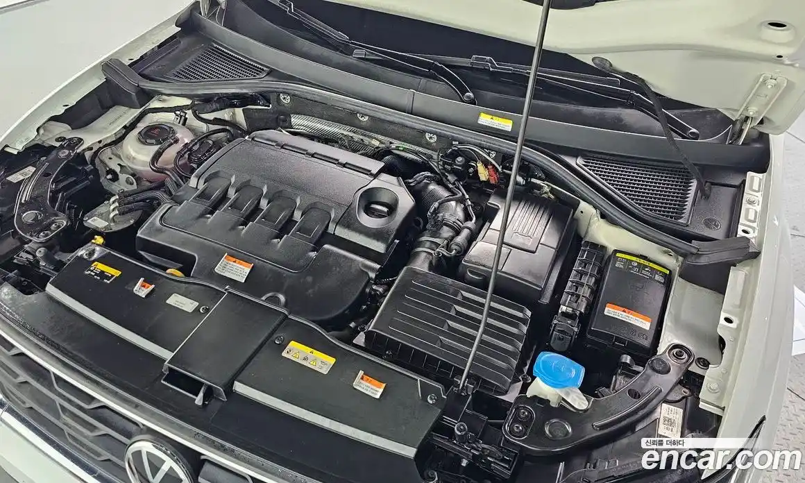 Volkswagen T-Roc 2021 2.0 Автомат в Москве № 169009, фото 17