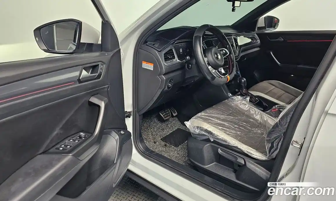 Volkswagen T-Roc 2021 2.0 Автомат в Москве № 169009, фото 4