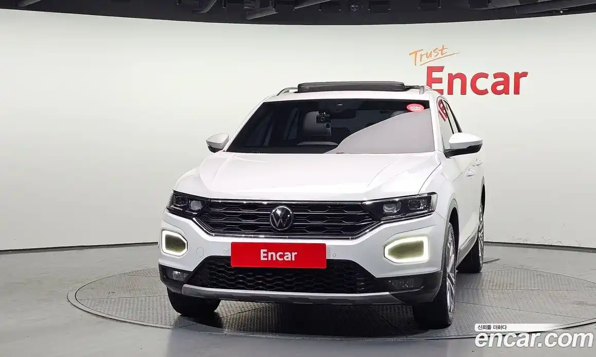 Volkswagen T-Roc 2021 2.0 Автомат в Москве № 169009, фото 8