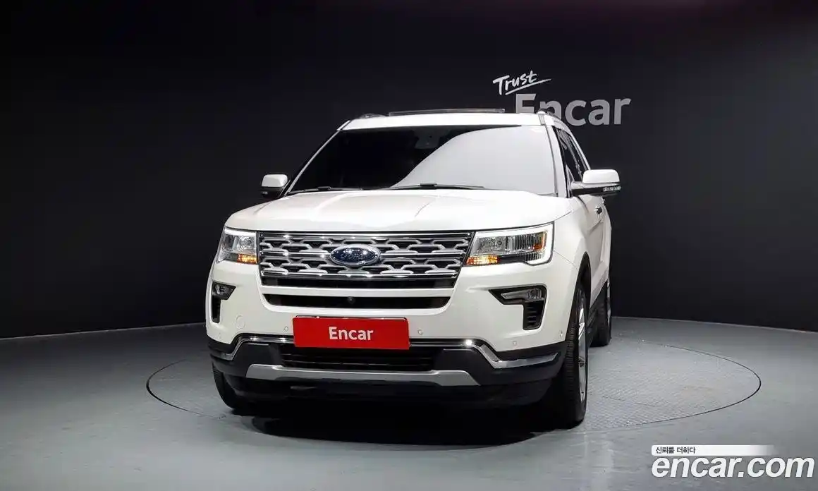 Ford Explorer 2019 2.3 Автомат в Москве № 170911, фото 3