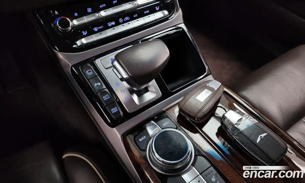 Genesis EQ900 2016 5.0 Автомат в Москве № 17468, фото 9