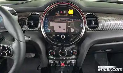 Mini Cooper Convertible 2024 2.0 Автомат в Москве № 180566, миниатюра 11