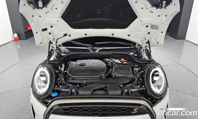 Mini Cooper Convertible 2024 2.0 Автомат в Москве № 180566, миниатюра 4