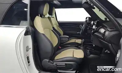 Mini Cooper Convertible 2024 2.0 Автомат в Москве № 180566, миниатюра 6