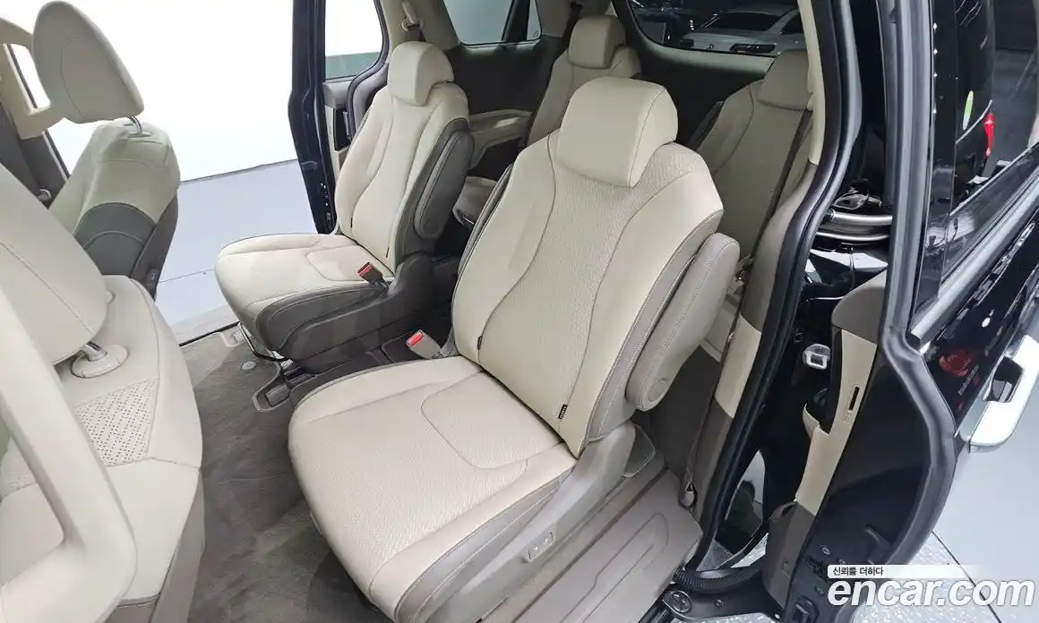 Kia Canival 2023 2.2 Автомат в Москве № 18376, фото 9