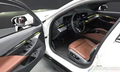 BMW 5-Series 2024 2.0 Автомат в Москве № 187237, миниатюра 4