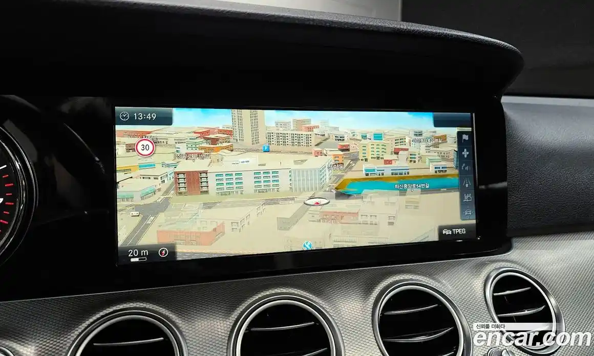 Mercedes-Benz E-Class 2017 2.0 Автомат в Москве № 192710, фото 13