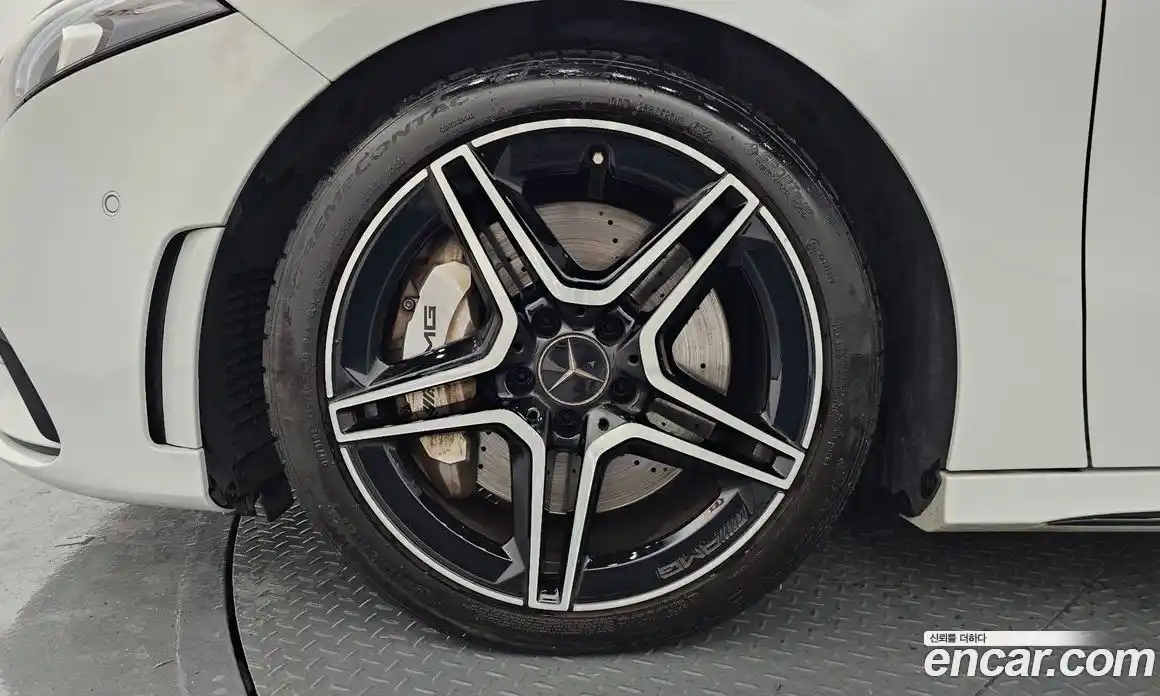 Mercedes-Benz A-Class 2023 2.0 Автомат в Москве № 193967, фото 18