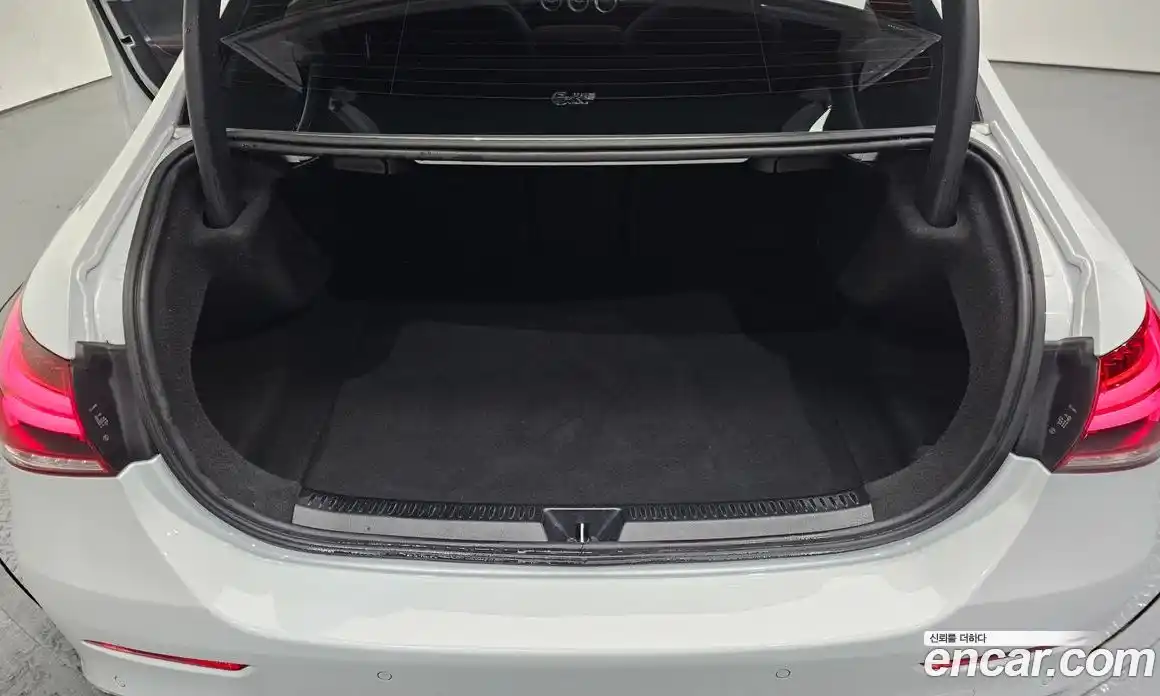 Mercedes-Benz A-Class 2023 2.0 Автомат в Москве № 193967, фото 4