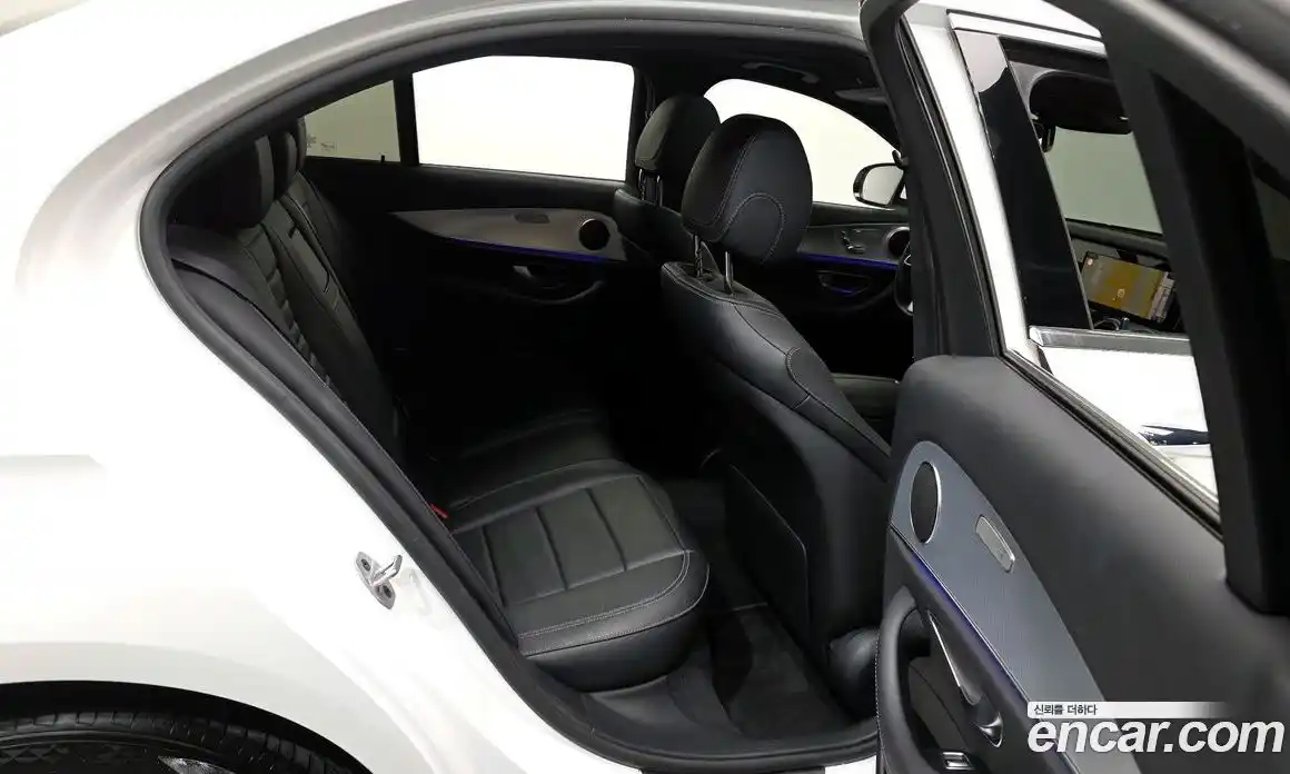 Mercedes-Benz E-Class 2020 2.0 Автомат в Москве № 194865, фото 12