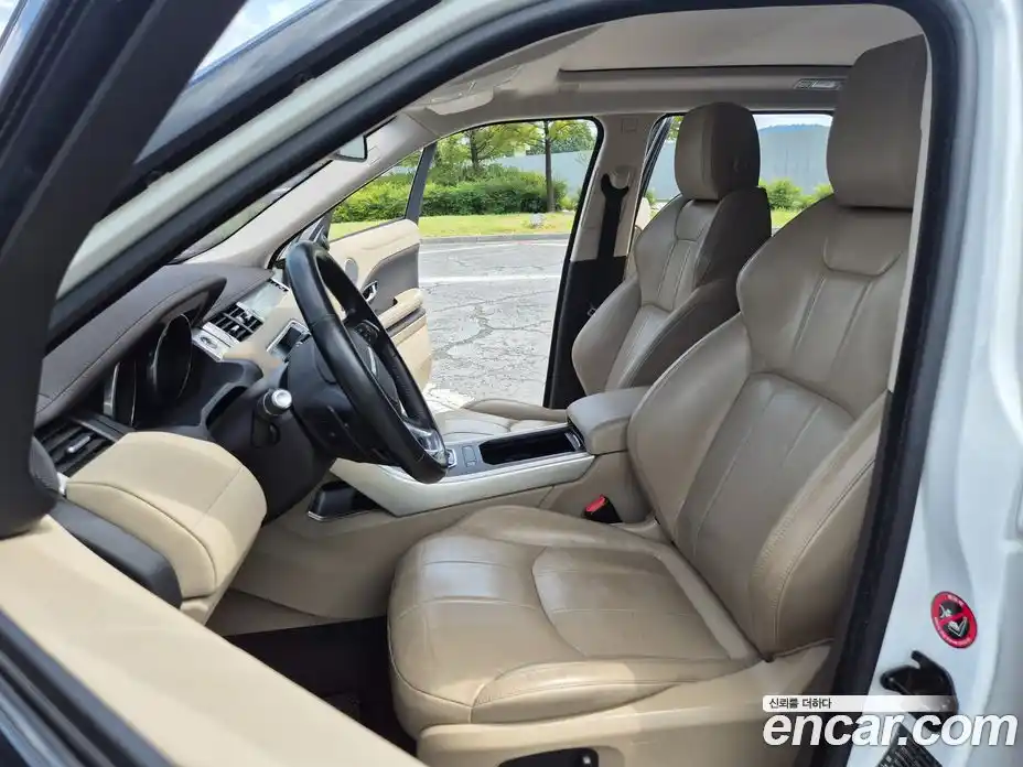 Land Rover Range-Rover Evoque 2016 2.0 Автомат в Москве № 198208, фото 6