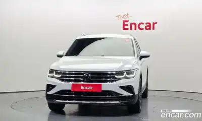 Volkswagen Tiguan 2023 2.0 Автомат в Москве № 199023, миниатюра 8