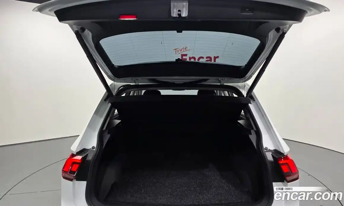 Volkswagen Tiguan 2023 2.0 Автомат в Москве № 199023, фото 10