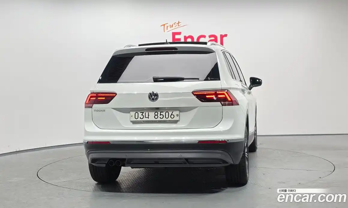 Volkswagen Tiguan 2018 2.0 Автомат в Москве № 199175, фото 13