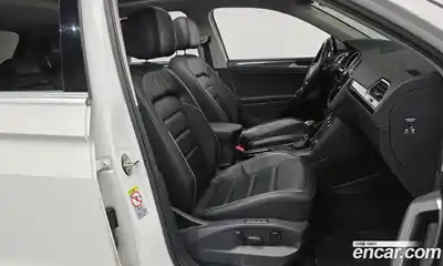 Volkswagen Tiguan 2018 2.0 Автомат в Москве № 199175, миниатюра 7