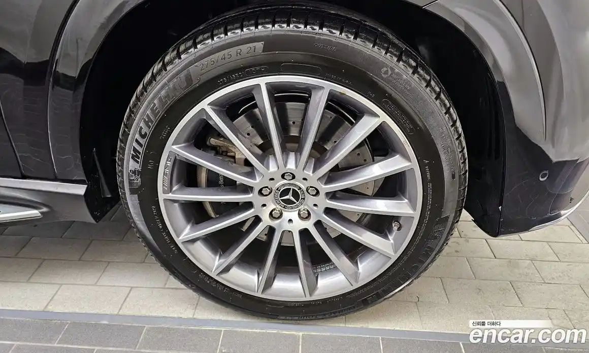 Mercedes-Benz GLE-Class 2025 3.0 Автомат в Москве № 204483, фото 2