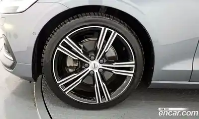 Volvo S60 2020 2.0 Автомат в Москве № 212871, миниатюра 9