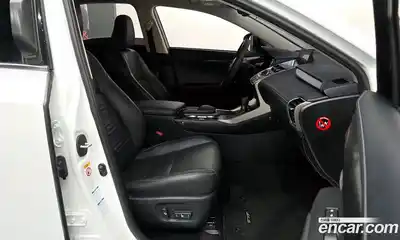 Lexus NX 2016 2.5 Автомат в Москве № 214644, миниатюра 9