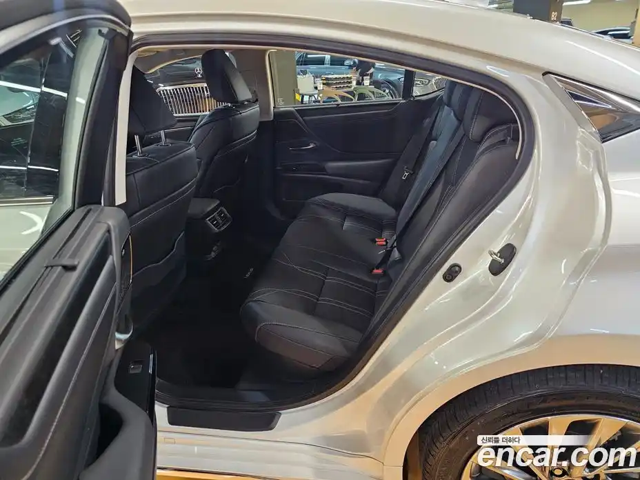 Lexus ES 2026 2.5 Вариатор в Москве № 214750, фото 11