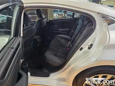 Lexus ES 2026 2.5 Вариатор в Москве № 214750, миниатюра 11