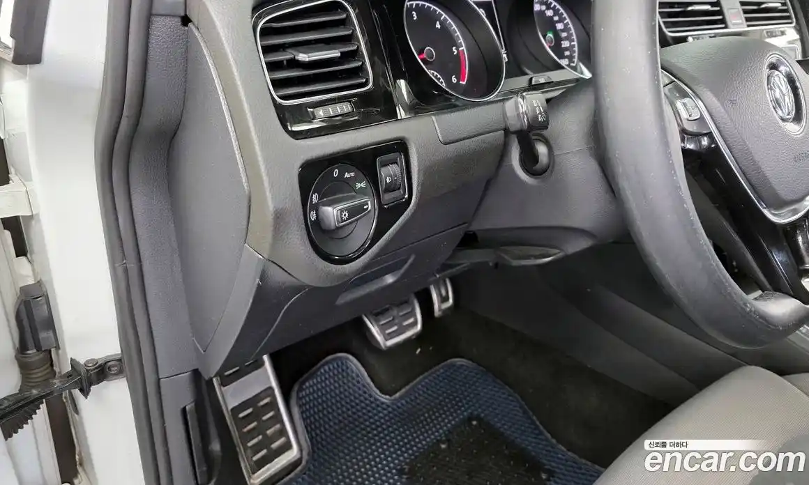 Volkswagen Golf 2014 1.6 Автомат в Москве № 215153, фото 15