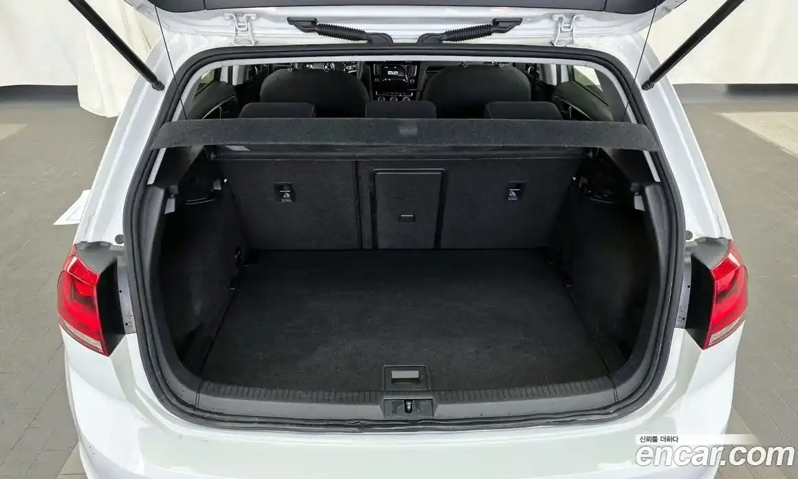 Volkswagen Golf 2014 1.6 Автомат в Москве № 215153, фото 3