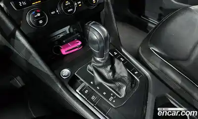 Volkswagen Tiguan 2018 2.0 Автомат в Москве № 215258, миниатюра 3