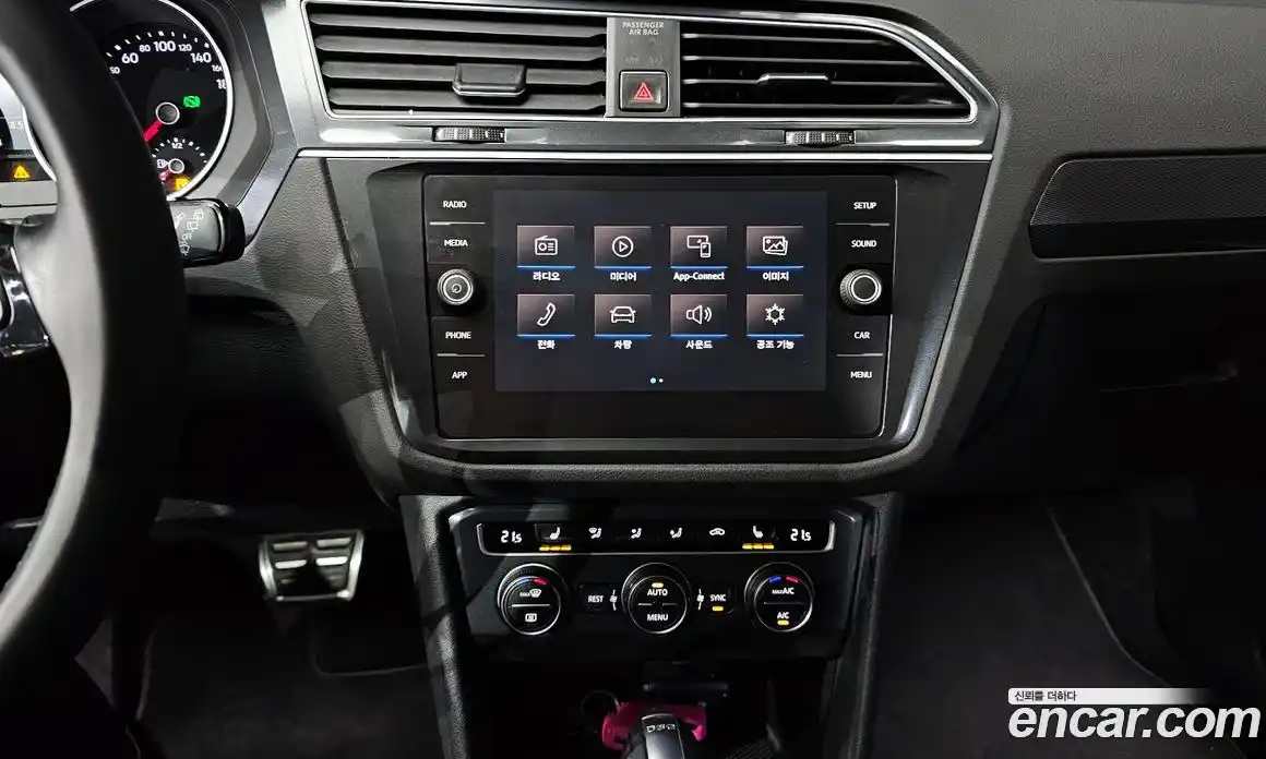 Volkswagen Tiguan 2018 2.0 Автомат в Москве № 215258, фото 4