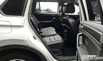 Volkswagen Tiguan 2018 2.0 Автомат в Москве № 215258, миниатюра 7