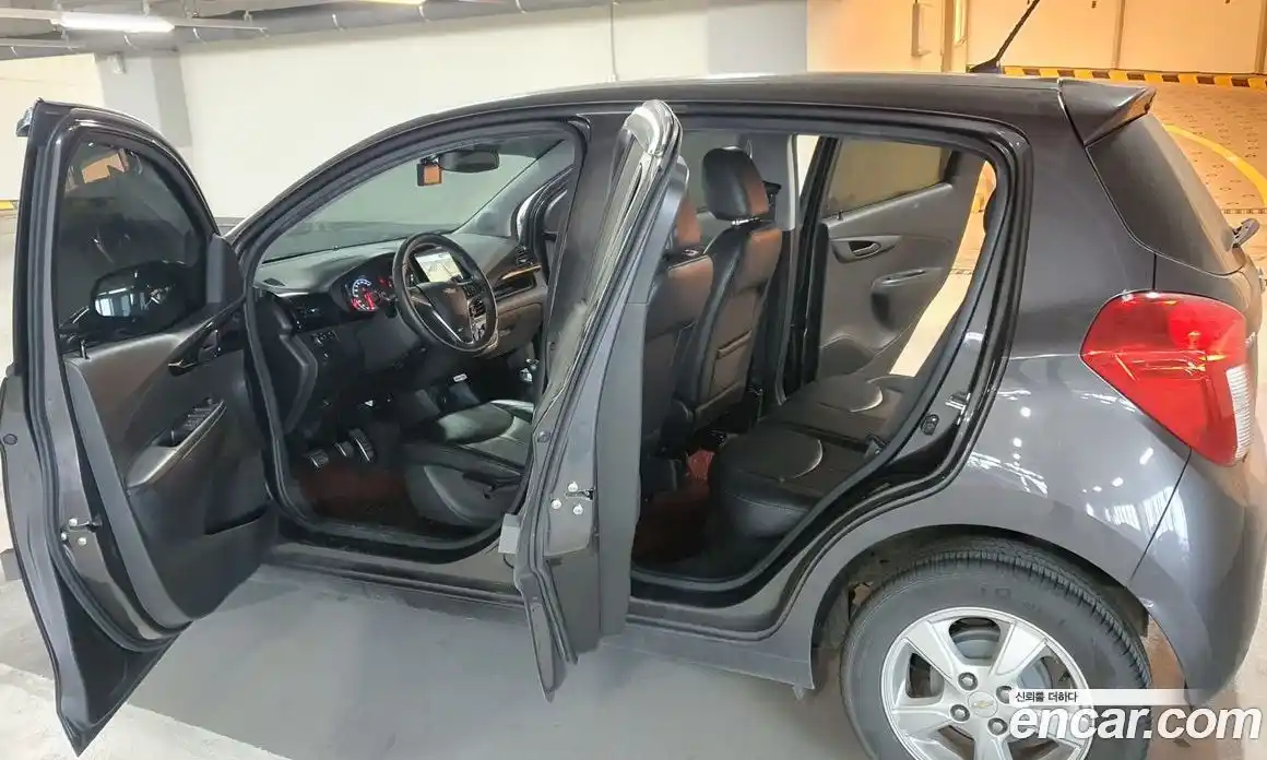 Chevrolet Spark 2016 1.0 Механическая в Москве № 219746, фото 18