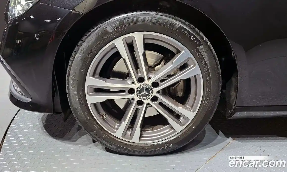 Mercedes-Benz E-Class 2023 2.0 Автомат в Москве № 224623, фото 13