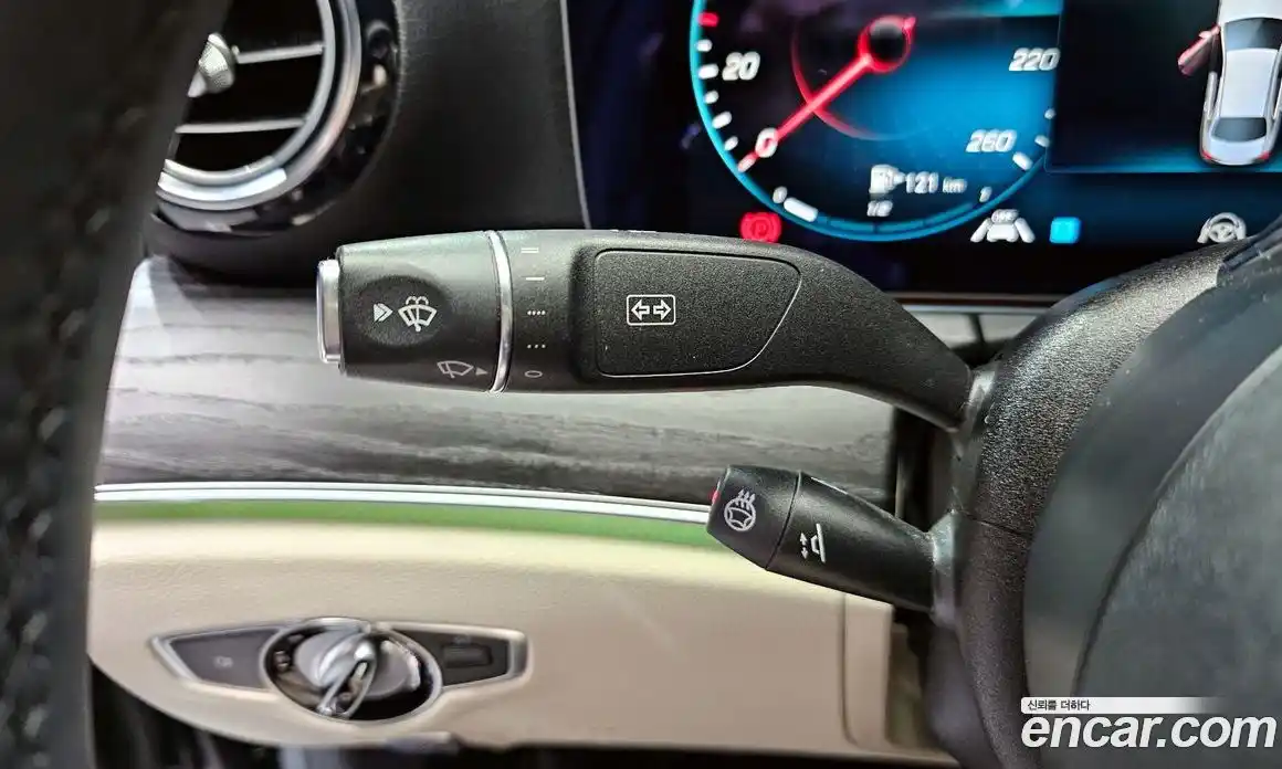 Mercedes-Benz E-Class 2023 2.0 Автомат в Москве № 224623, фото 5